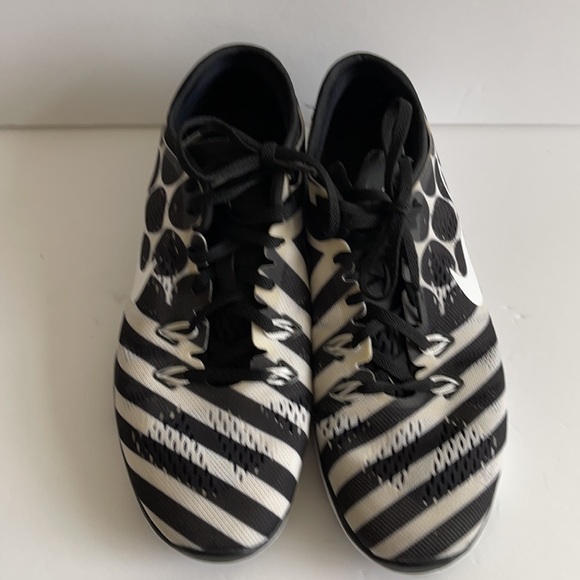 COPY - Women’s Size 8 NIke TR Fit 5 Black & White polka dots & stripes - Picture 4 of 6